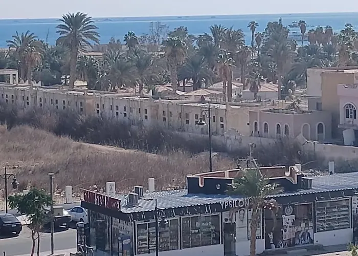 Sea View In Center Апартаменты Хургада